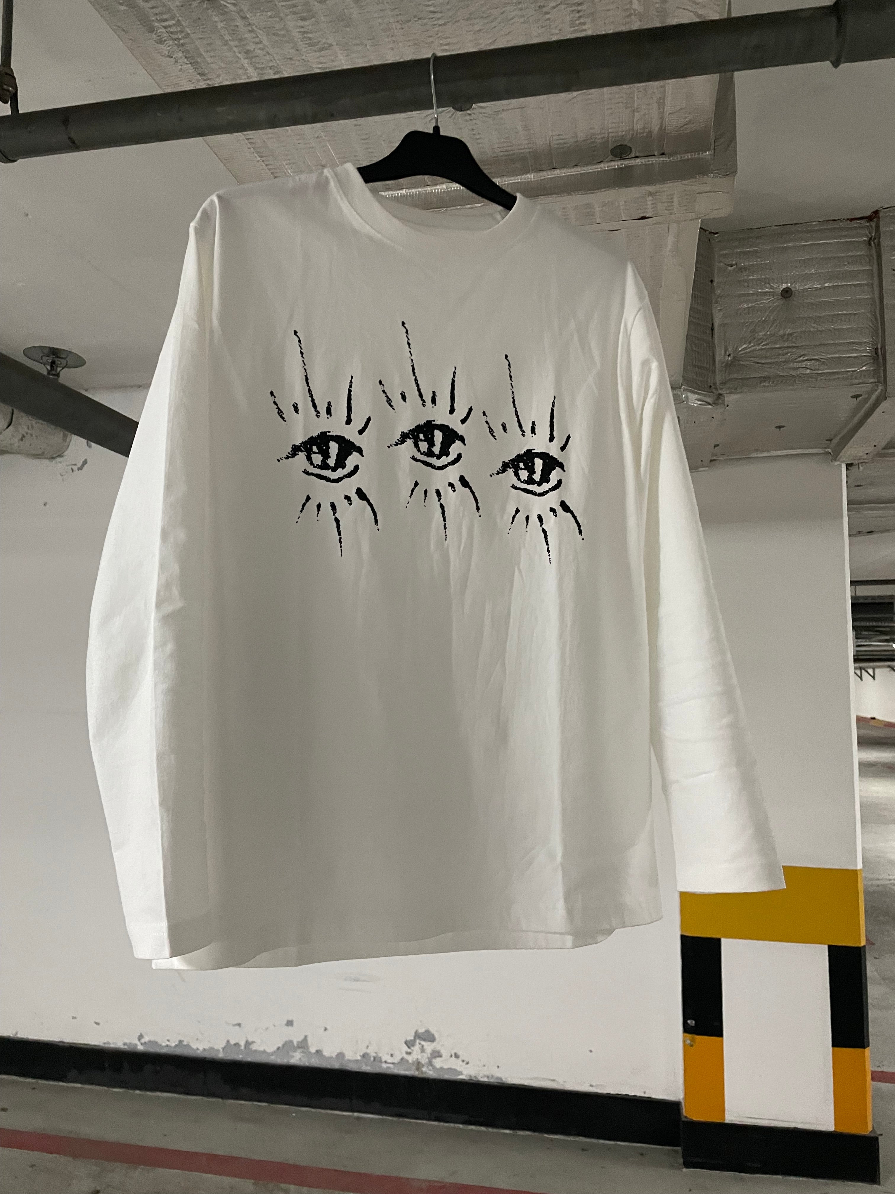 WHITE WARTNITY LONGSLEEVE